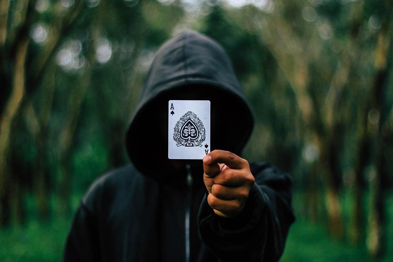 新手怎么找牌友一起学德州 - 新手学德州找不到牌友?五个实用方法帮你找到一起练牌的伙伴