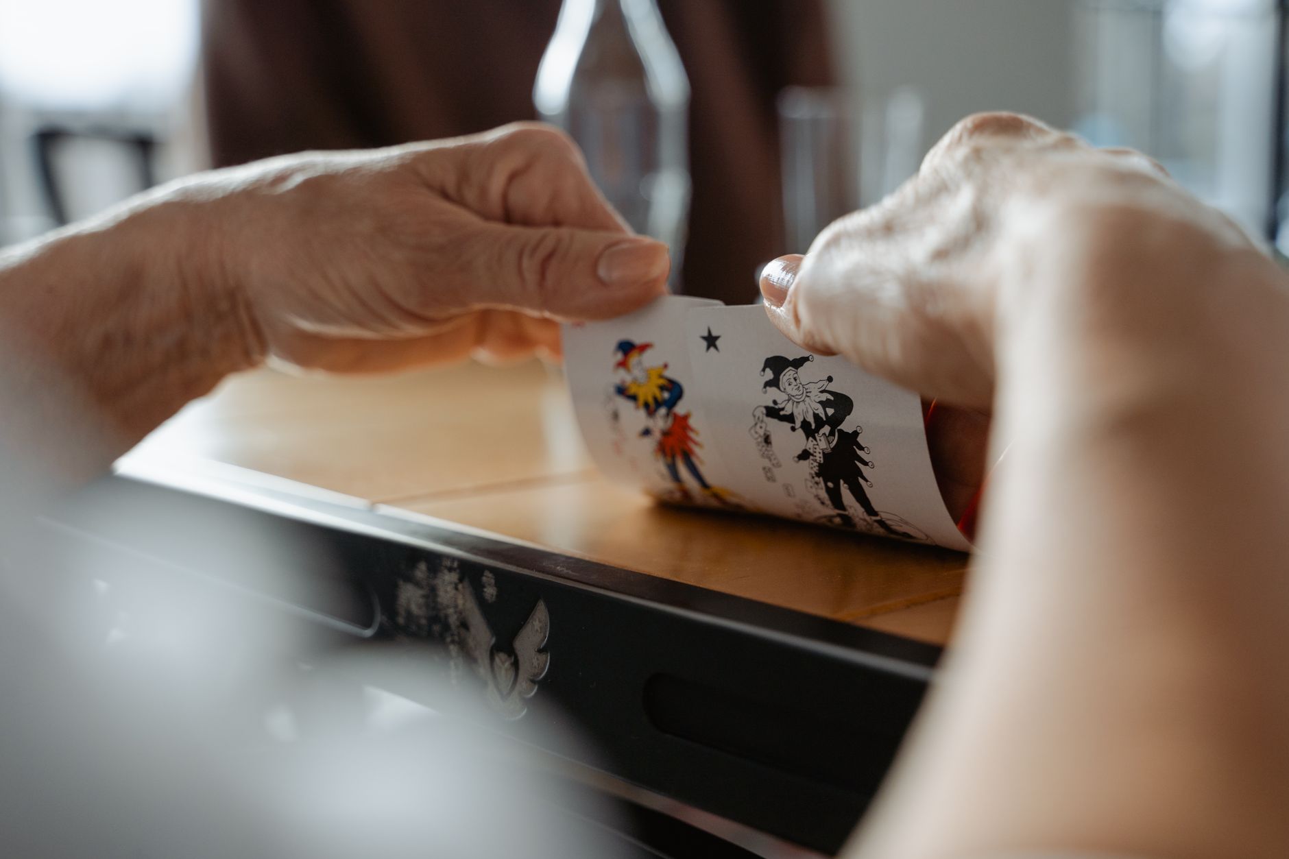 线上多开牌桌手忙脚乱？解析不同牌桌数量的专注力分配与策略选择（要点图解）
