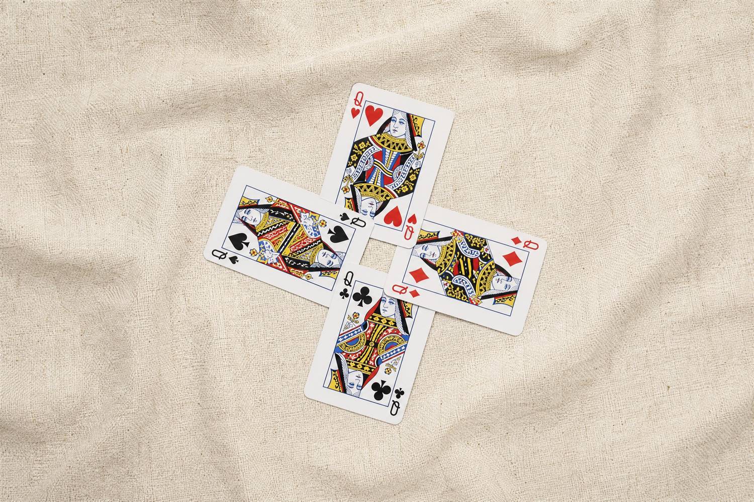 QQPOKER盲注攻防实战技巧:小盲大盲位翻前翻后打法详解(实战示例)