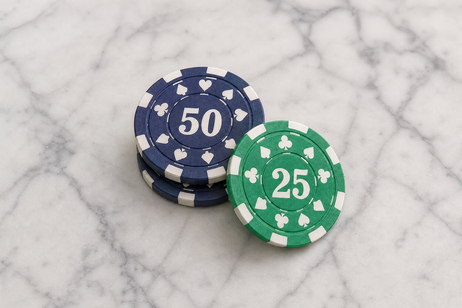 QQPOKER位置下注技巧：从按钮位到枪口位的实战决策逻辑（实战示例）